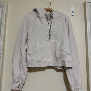 Cropped. Hoodie. Cream.